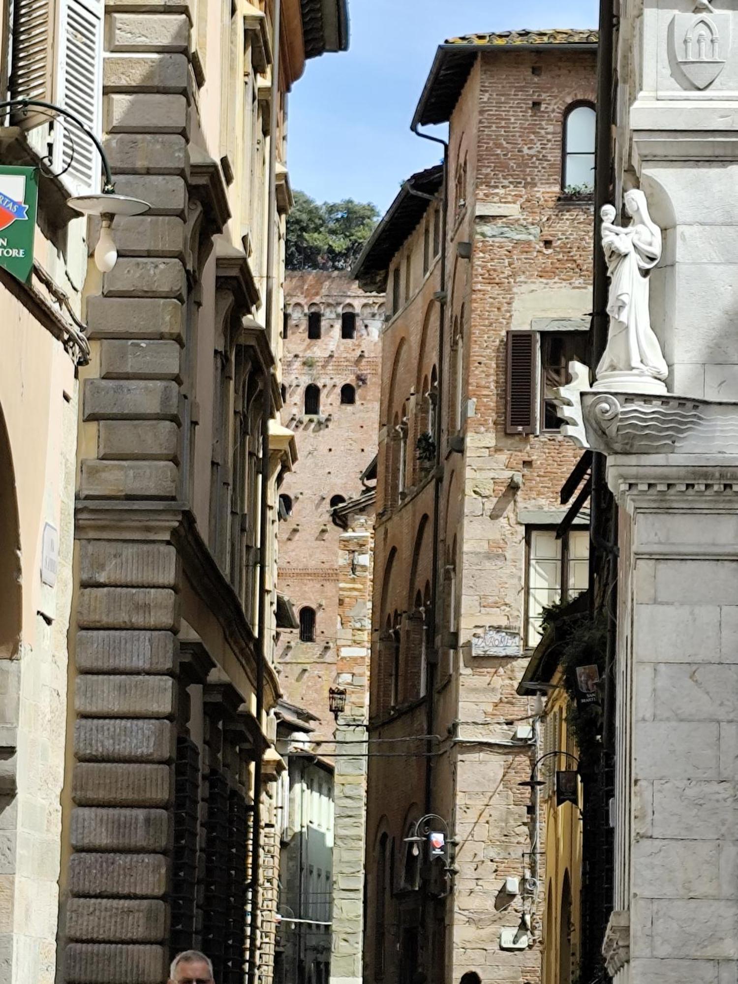 Casa Rosina + Box Per Auto 2 Bici 1,5Km Dalle Mura Lucca Eksteriør billede